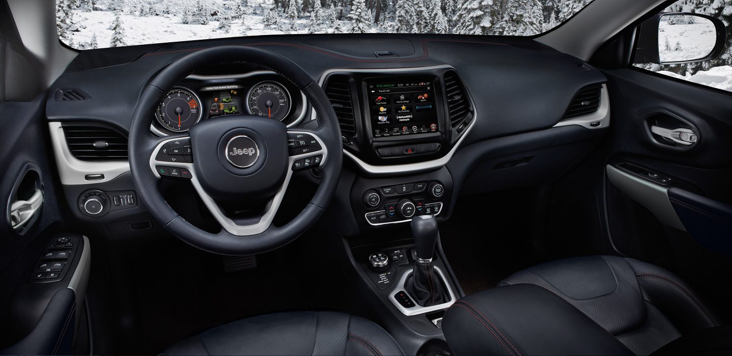 2017 Jeep Cherokee Trailhawk 4x4 Dashboard Interior